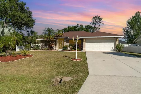 3736 Fontainebleau St, North Port, FL 34287