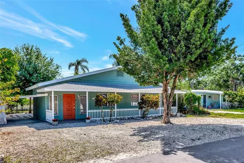4105 Rockefeller Ave, Sarasota, FL 34231