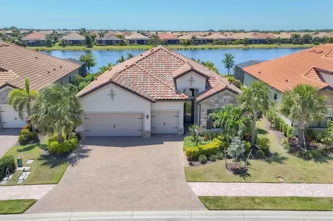 7036 Highgate Ln, Lakewood Ranch, FL 34202