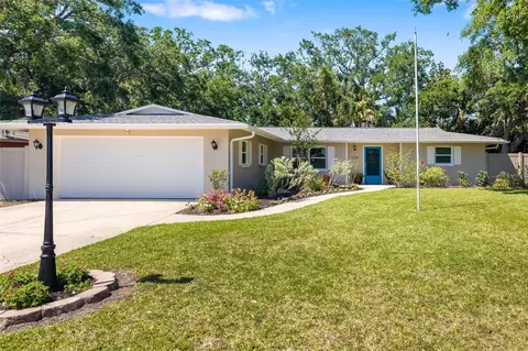 2835 Mayflower St, Sarasota, FL 34231