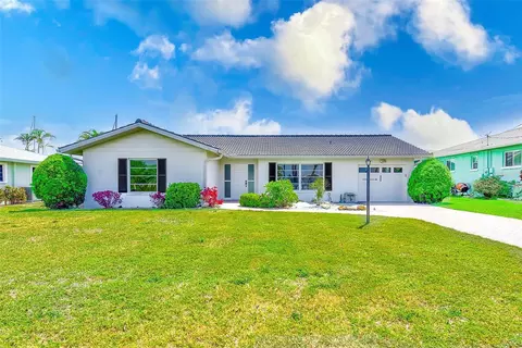 4908 Commonwealth Rd, Palmetto, FL 34221