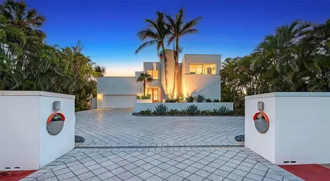 360 N Washington Dr, Sarasota, FL 34236