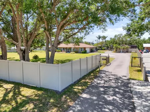 Exterior - 5024 37th St E, Bradenton, FL 34203 photo 1 of 11