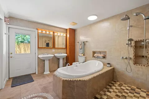 Bath - 5024 37th St E, Bradenton, FL 34203 photo 1 of 3