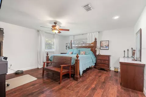 Bedroom - 5024 37th St E, Bradenton, FL 34203 photo 1 of 4
