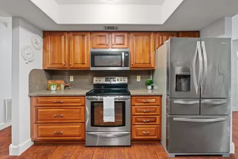 Kitchen - 5024 37th St E, Bradenton, FL 34203 photo 3 of 4