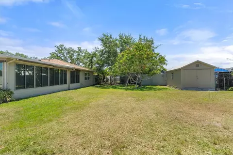 Exterior - 5024 37th St E, Bradenton, FL 34203 photo 7 of 11