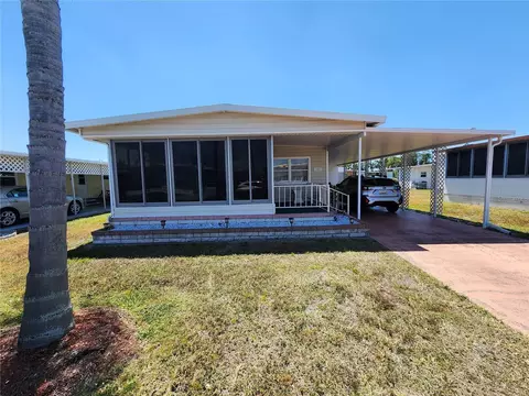 5408 Chateau Ln, Bradenton, FL 34207