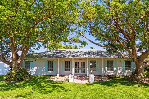 2961 Valencia Rd, Venice, FL 34293