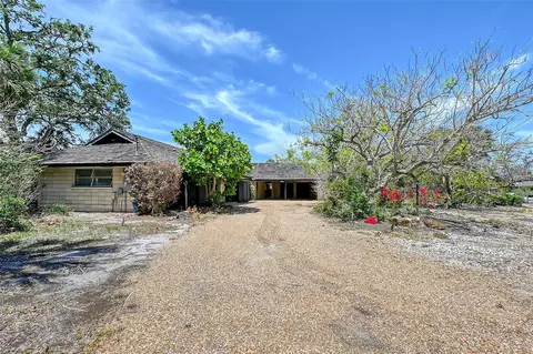 5502 Shadow Lawn Dr, Sarasota, FL 34242