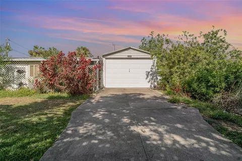 1110 52nd Ave W, Bradenton, FL 34207