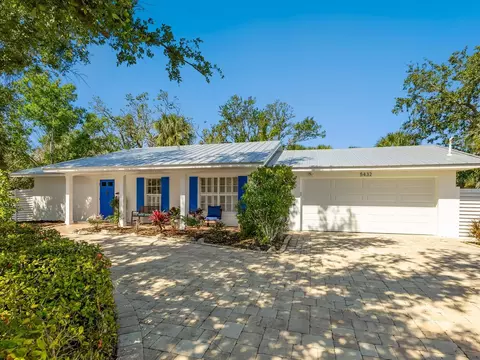 5432 Cape Leyte Dr, Sarasota, FL 34242