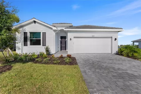8134 Shore Lake Dr, Englewood, FL 34224