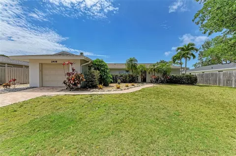 2908 Mayflower St, Sarasota, FL 34231