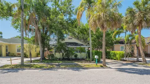 1742 9th St, Sarasota, FL 34236