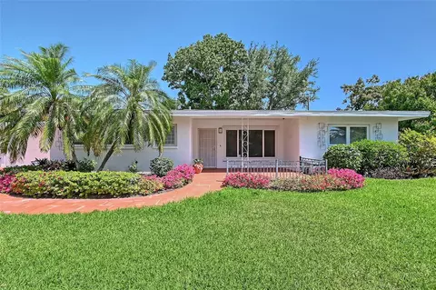 2425 Calamonga Ln, Sarasota, FL 34239