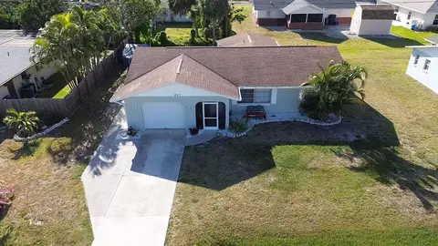 807 Mohawk Rd, Venice, FL 34293 photo 1