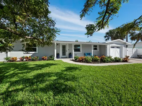 610 Russell St, Longboat Key, FL 34228