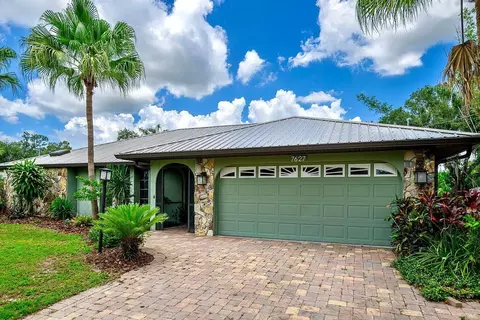 7627 N Leewynn Dr, Sarasota, FL 34240