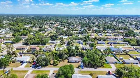 2538 Lakeshore Cir, Port Charlotte, FL 33952