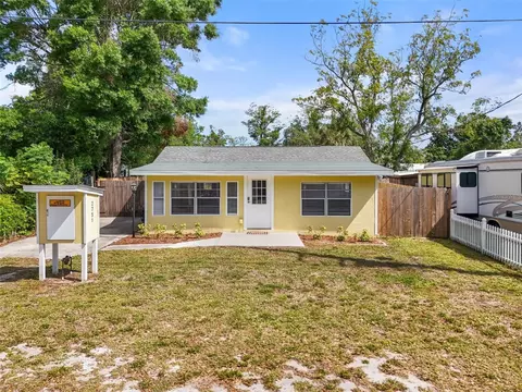 2751 71st Dr E, Sarasota, FL 34243