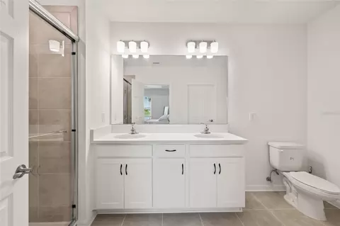 Bath - 9725 Last Light Gln, Parrish, FL 34219 photo 1 of 3