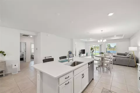 Kitchen - 9725 Last Light Gln, Parrish, FL 34219 photo 5 of 6
