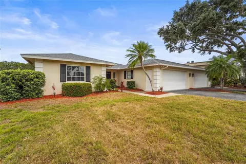 7391 W Country Club Dr N, Sarasota, FL 34243