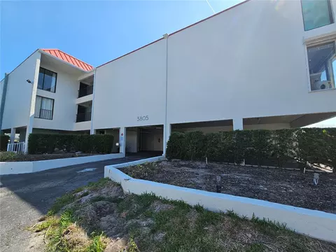 3805 E Bay Dr #302, Holmes Beach, FL 34217