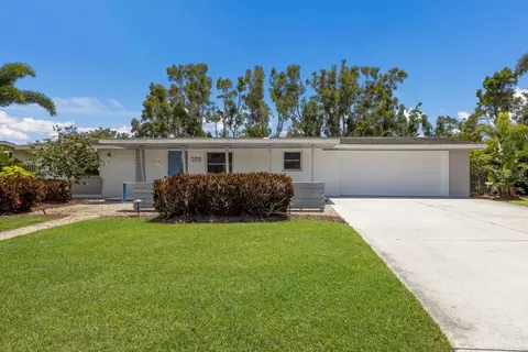 2560 Sunnyside St, Sarasota, FL 34239