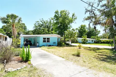 305 Palmetto Rd W, Nokomis, FL 34275