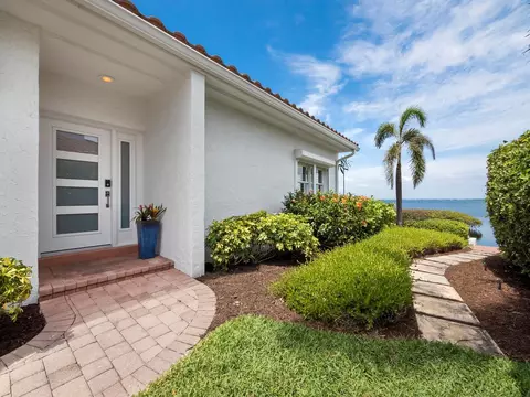 2282 Harbour Court Dr, Longboat Key, FL 34228