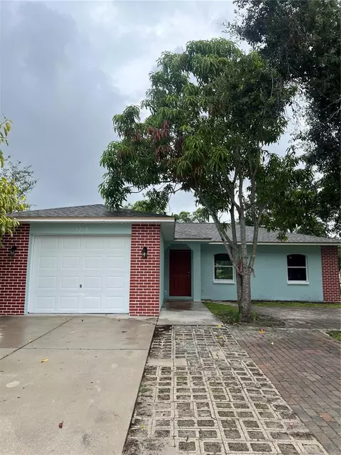 1719 24th St E, Palmetto, FL 34221