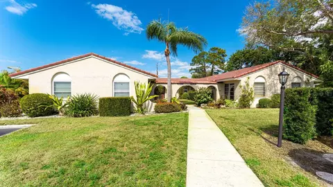 2259 Pueblo Ln #V38, Sarasota, FL 34231