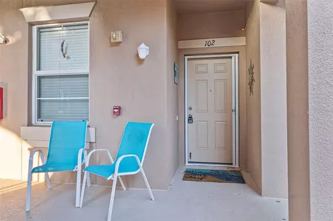 803 Fairwaycove Ln #102, Bradenton, FL 34212