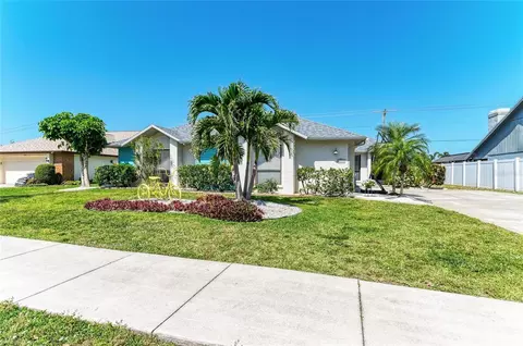 1008 83rd St NW, Bradenton, FL 34209