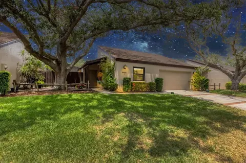 3955 Glen Oaks Manor Dr, Sarasota, FL 34232