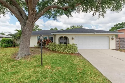 4415 Charing Cross Rd, Sarasota, FL 34241