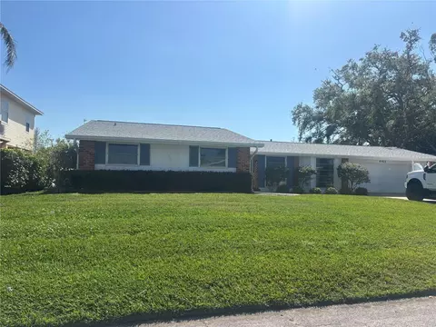 4411 Dolphin Ln, Palmetto, FL 34221