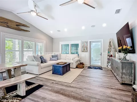 Living - 403 75th St, Holmes Beach, FL 34217 photo 8 of 9
