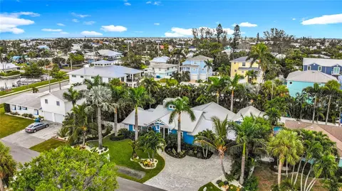 View/Area - 403 75th St, Holmes Beach, FL 34217 photo 2 of 10
