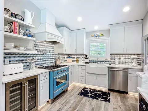 Kitchen - 403 75th St, Holmes Beach, FL 34217 photo 6 of 12