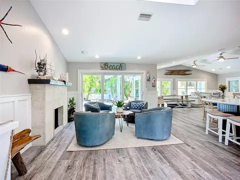 Living - 403 75th St, Holmes Beach, FL 34217 photo 1 of 9