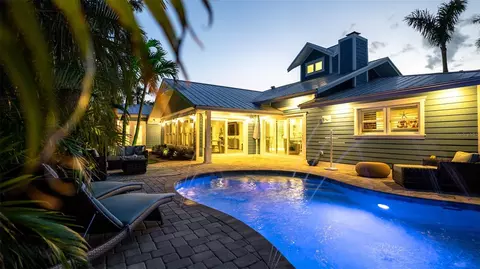 Exterior - 403 75th St, Holmes Beach, FL 34217 photo 15 of 17
