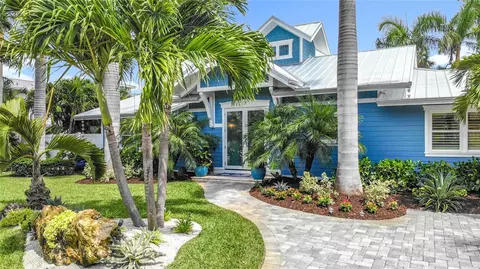 Exterior - 403 75th St, Holmes Beach, FL 34217 photo 9 of 17