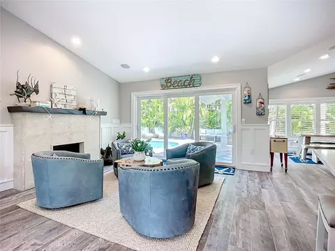 Living - 403 75th St, Holmes Beach, FL 34217 photo 3 of 9