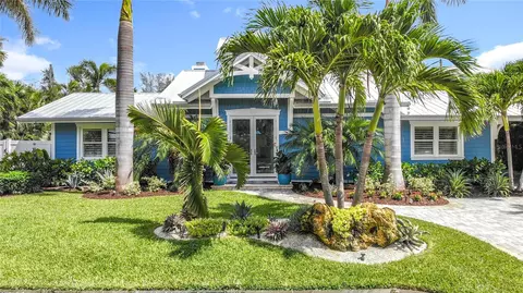 Exterior - 403 75th St, Holmes Beach, FL 34217 photo 8 of 17