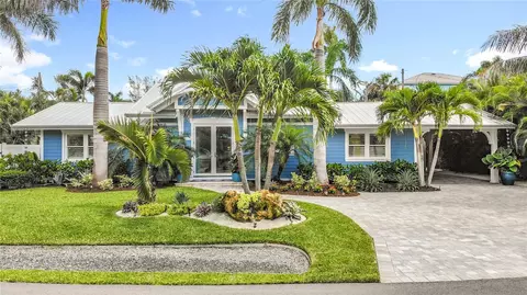 Exterior - 403 75th St, Holmes Beach, FL 34217 photo 7 of 17