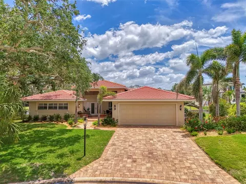 1038 Contento St, Sarasota, FL 34242