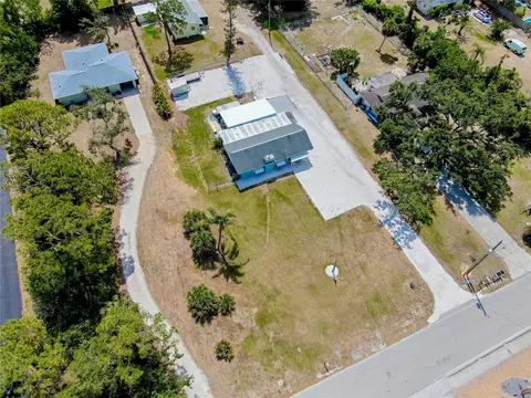 612 Shore Rd, Nokomis, FL 34275